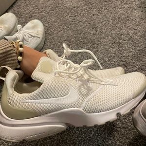 Women’s Nike Presto Fly White Casual Sneakers Size 8.5